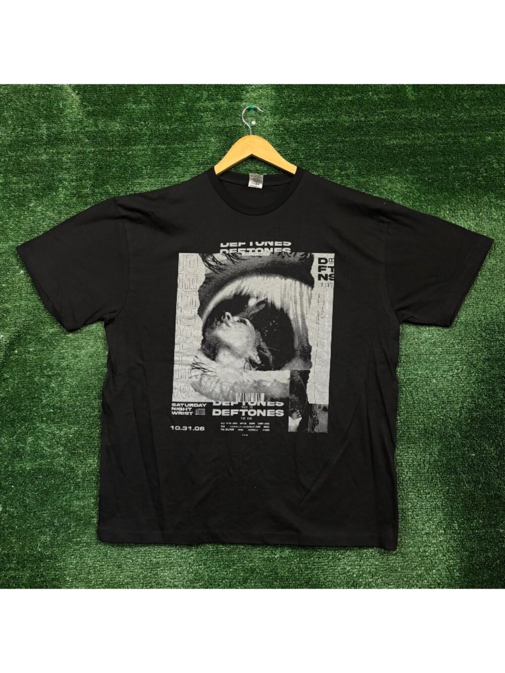 Deftones Saturday Night Wrist T-Shirt Size Extra Large